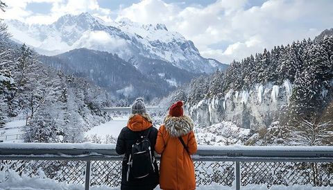 Kashmir Honeymoon Travel Guide: Romantic Places and Travel Tips