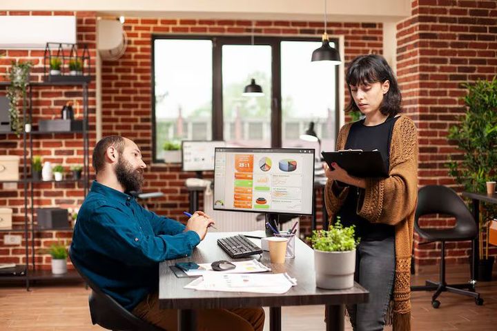 Explore Guide to Website Builder for Small Business Online Presence