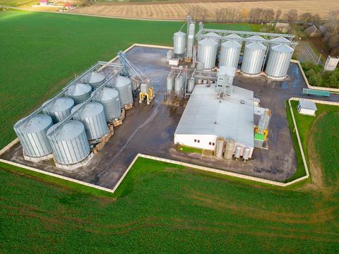 Explore Anaerobic Digesters: Guide to Design, Feedstock Management, and Waste-to-Energy Systems